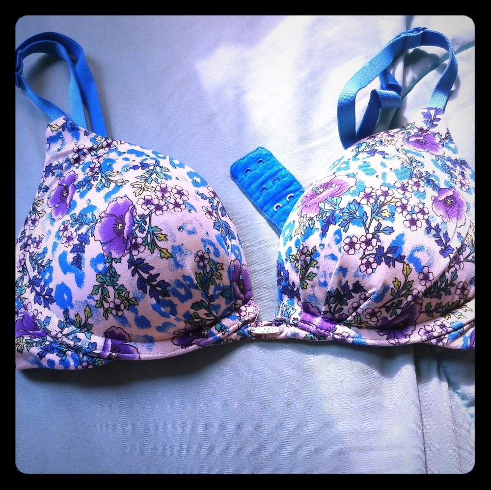Victoria's Secret very sexy push up bra 32B